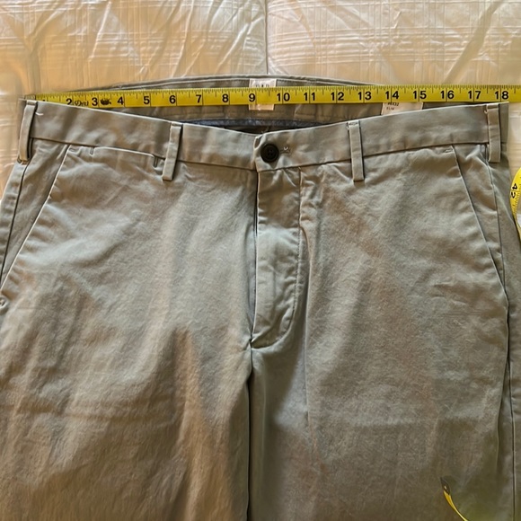 Gap khakis / chinos - Light Gray - 36x32 - excellent condition - Picture 4 of 7